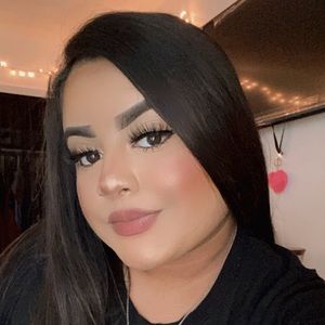 Meet your Posher, Beatriz